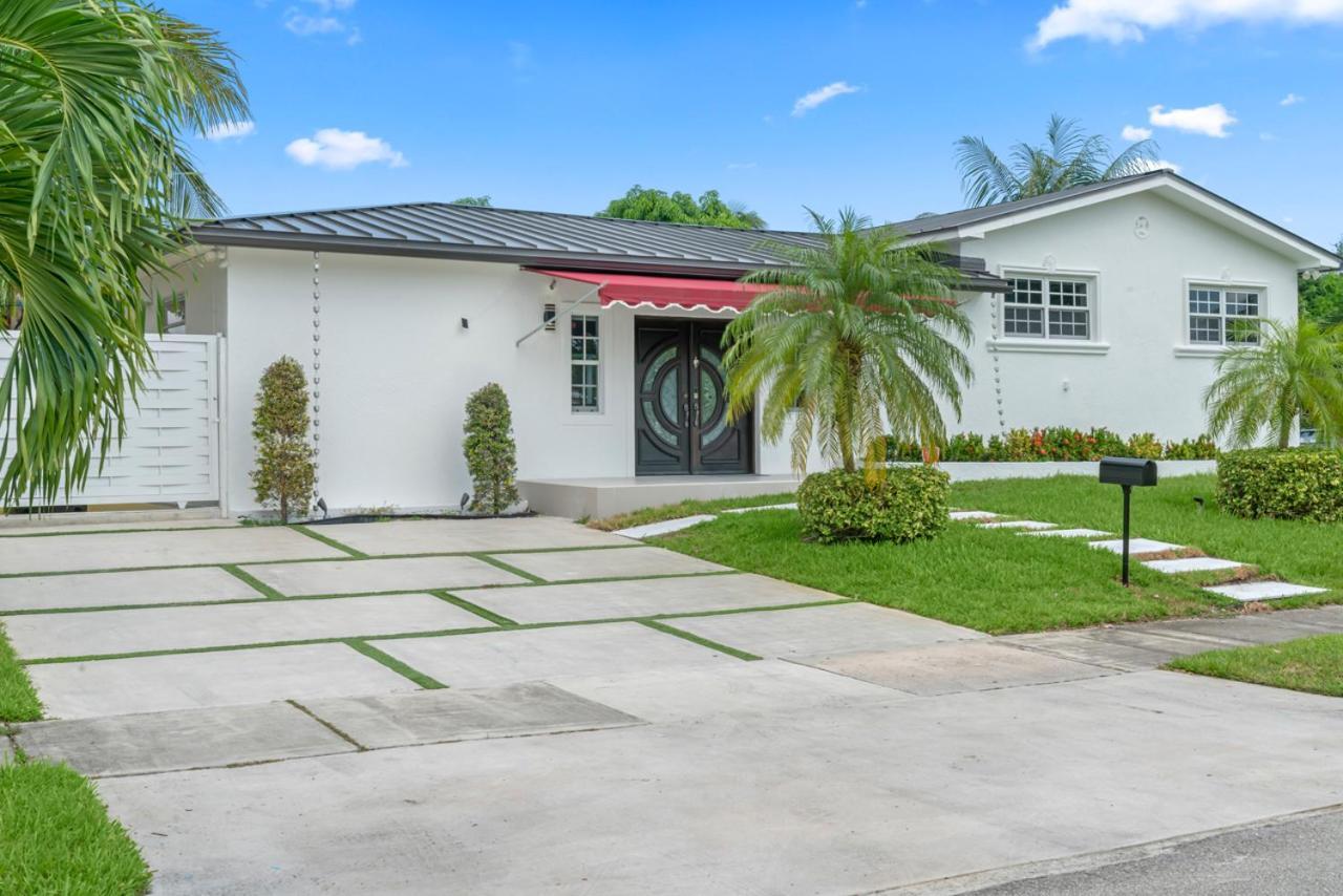 Miami Fun Home With Pool & Games L30 Εξωτερικό φωτογραφία